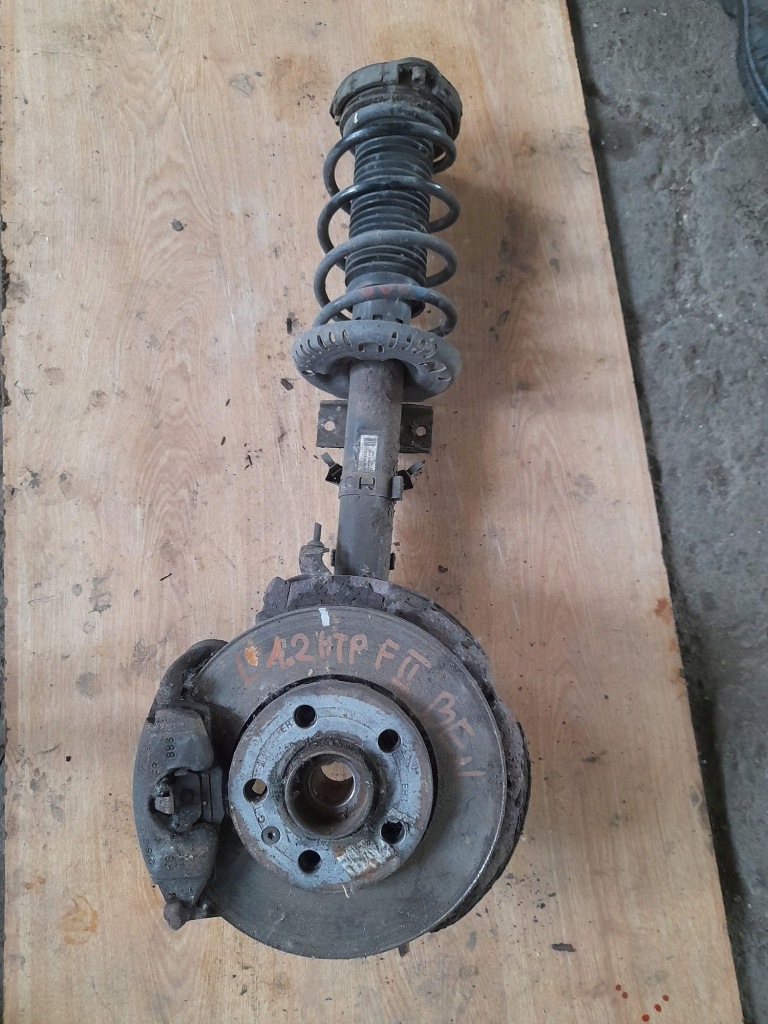 фото №1, Поворотный кулак левая амортизационная стойка skoda fabia ii 1,2 htp