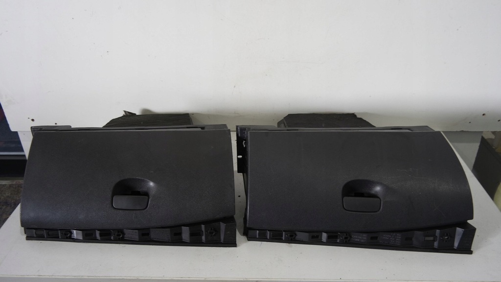 фото №1, Бардачок пасажира renault megane iii 681080020r