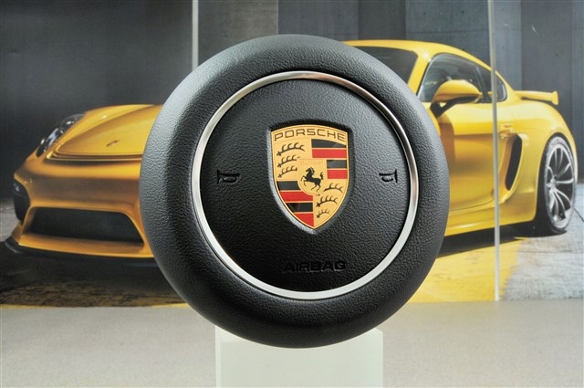 фото №1, Подушка подушка безпеки black porsche 7p5 cayenne lift