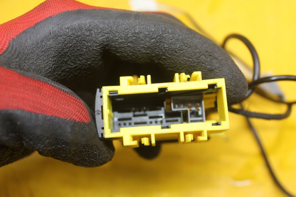 Натягувач кліпса поперечина ліве перед mini one r56 r55 275303102 610183700a Оригінал