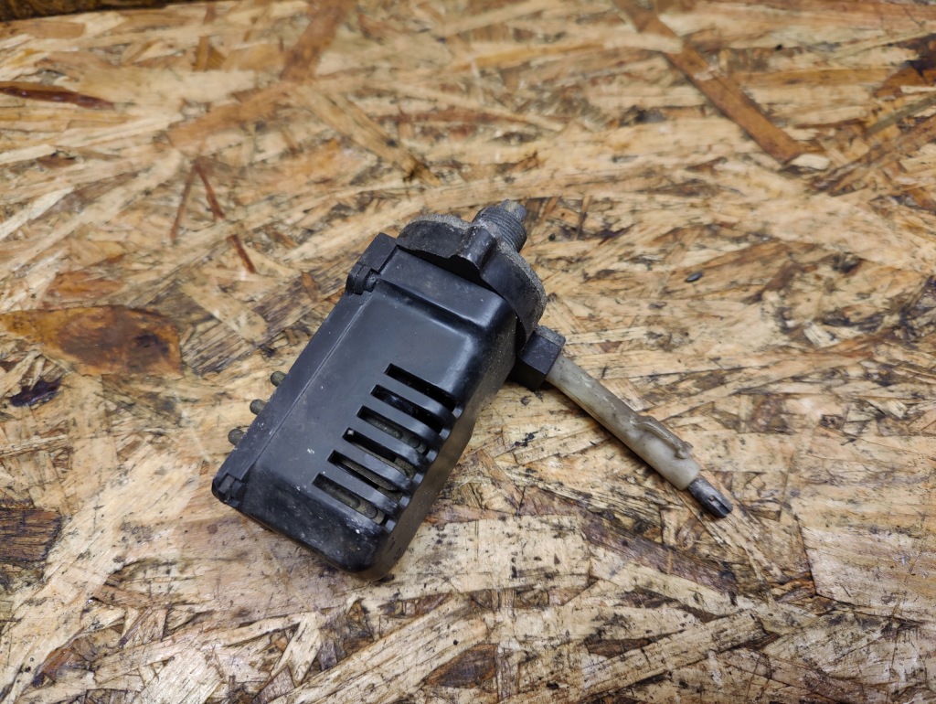 фото №1, Переключатель обдув mercedes w123 1238200610