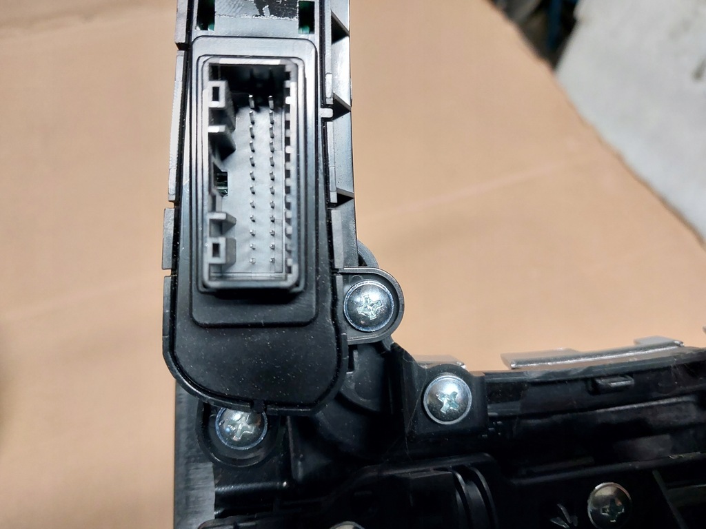 фото №5, Рамка панель рычаг переключения передач передач подогрев сидений hyundai kona i 84632-j9aa0