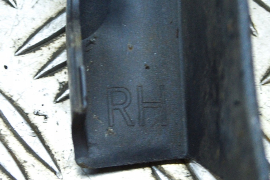 фото №8, Infiniti fx s50 задний правый крыло молдинг 78860-cg000 3.5 p 206kw 2004