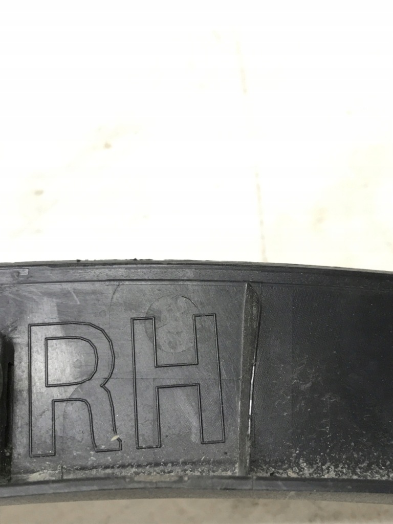 Tesla y молдинг na крила права задня 1683862-00-a Київ