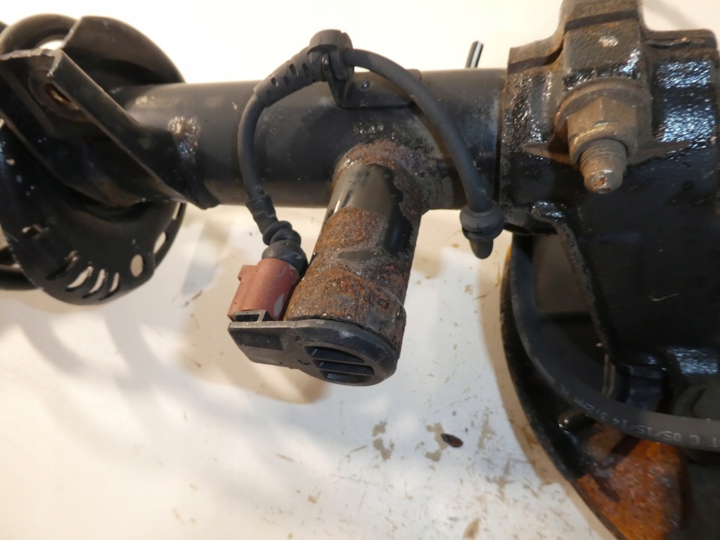 фото №10, Амортизационная стойка поворотный кулак амортизатор vw passat b7 3c0413031d активный