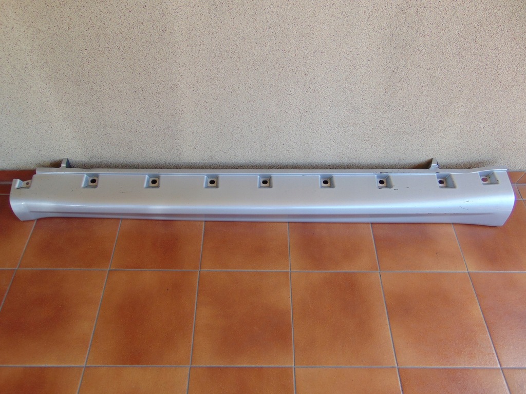 фото №1, Suzuki sx4 06- молдинг поріг права поріг правий