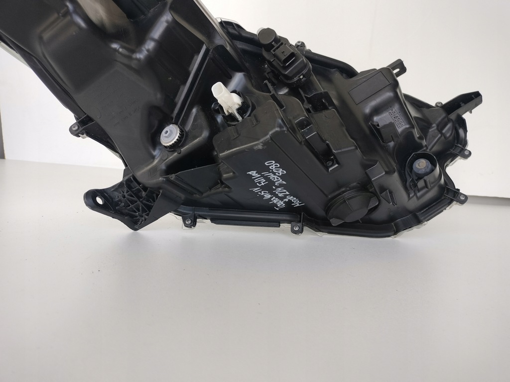 фото №8, Лампа левая фара toyota yaris iv 20- full led mazda 2 24-