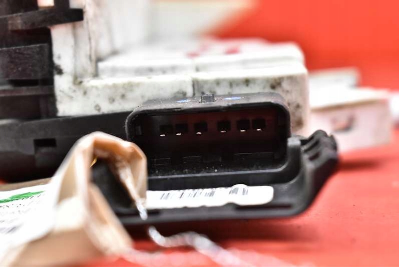 фото №7, Замок двері правий перед eu 828407 citroen berlingo 2 ii 09r