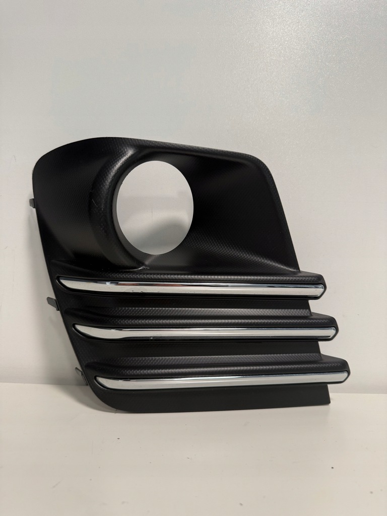 фото №1, Решётка противотуманной фары перед левая subaru forester v c19010137