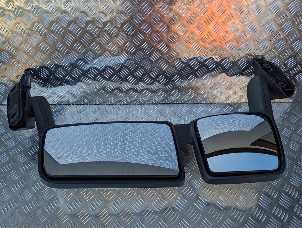 фото №2, Дзеркало праве scania r s ntg