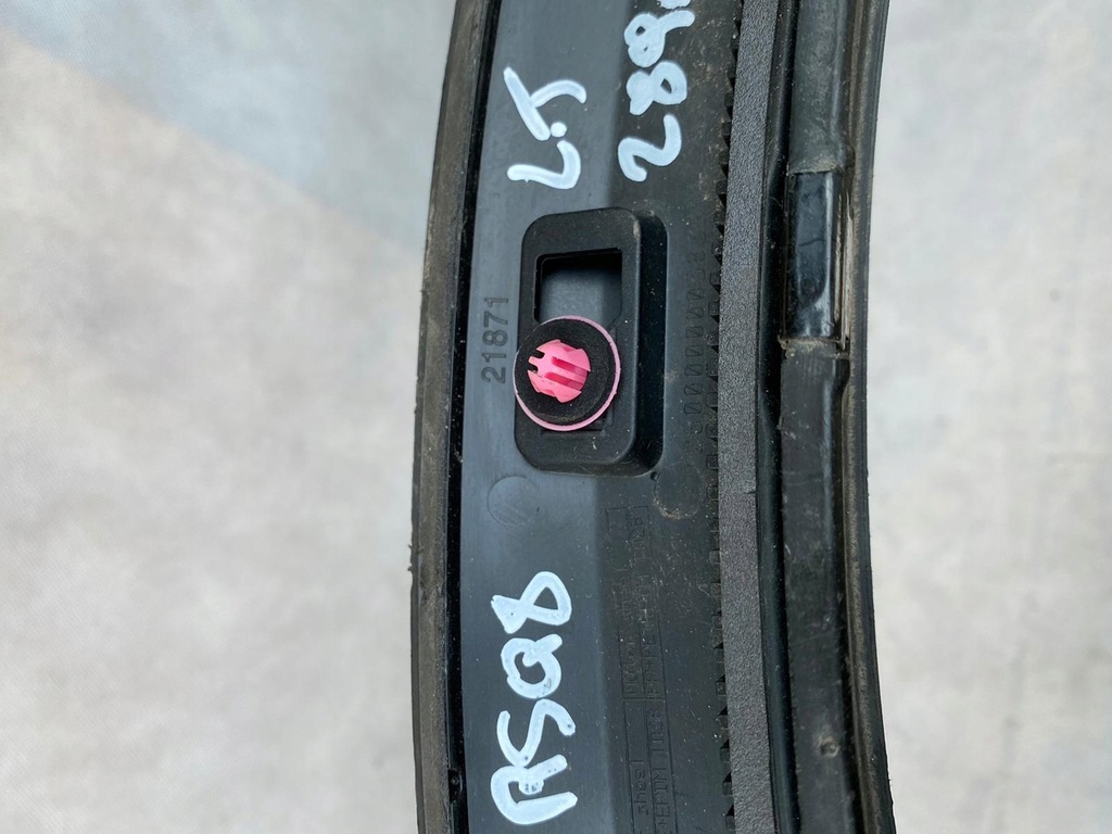 фото №7, Audi rsq8 молдинг na задний левый крыло