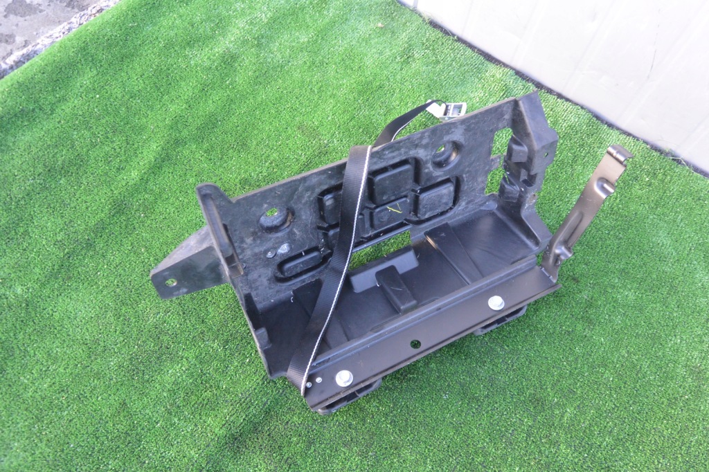 фото №1, Основание аккумулятор maserati quattroporte ghibli