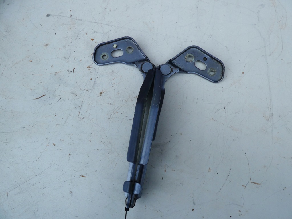 фото №1, Audi a6 c6 петли капот 4f0823301 4f0823302