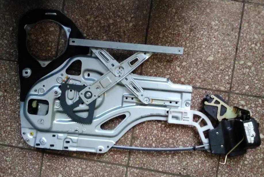 фото №3, Sportage ii 2 подъемник стекло правый задняя kia