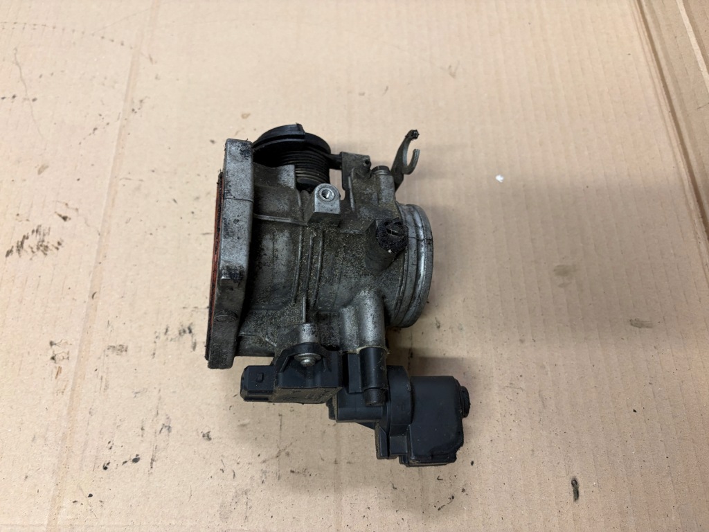 Купити Дросельна заслінка bmw e36 1.8 m43 1435846