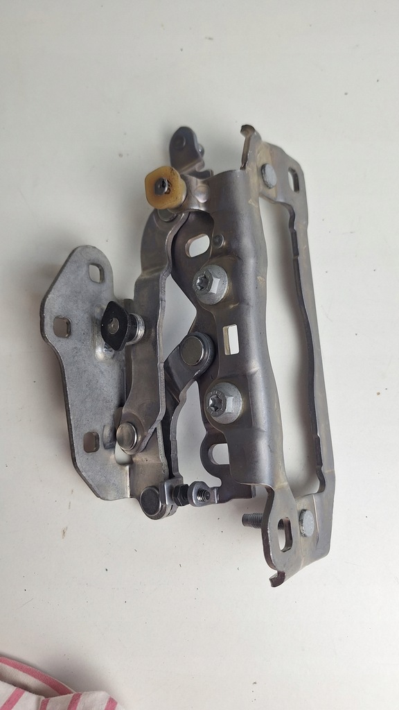 фото №7, Mercedes w207 w212 петля капот петли 2048800228