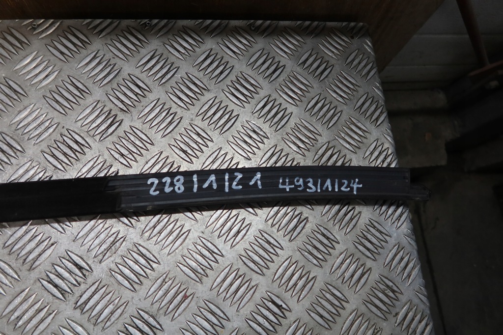 фото №8, Молдинг уплотнитель левый задняя bmw x3 g01