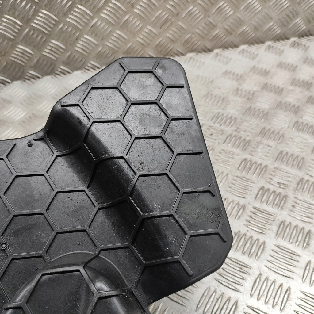 фото №6, Mercedes-benz e w213 2015 резонатор / повітрозабірник повітря