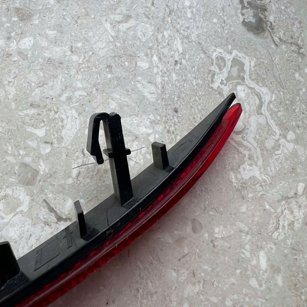 Купить Bmw g20 отражатель бампера левый задний  8074229