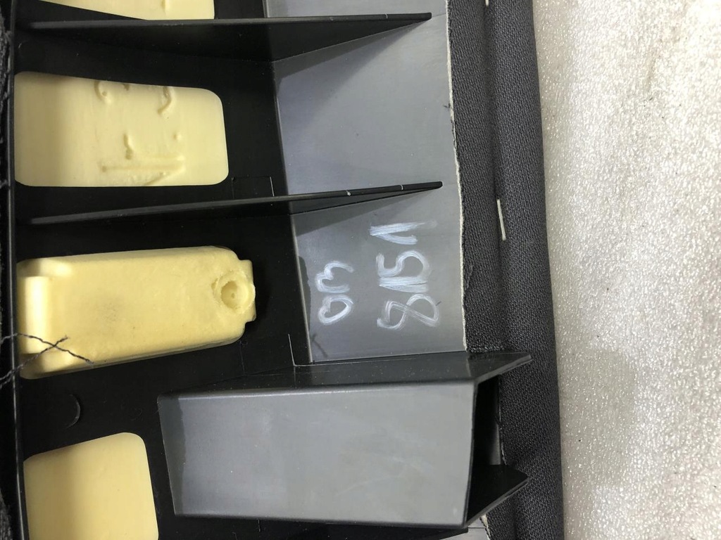 фото №7, Обшивка сиденье задняя audi a5 8t 8t0857791