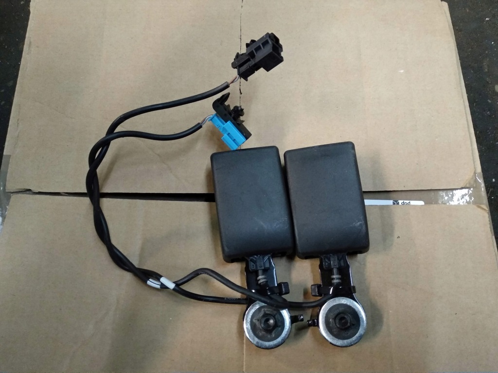 фото №1, Mercedes gls x166 замок поперечина пряжка задняя