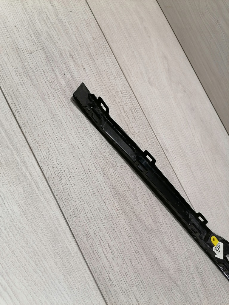 фото №9, Range rover velar l560 молдинг бампера заднього