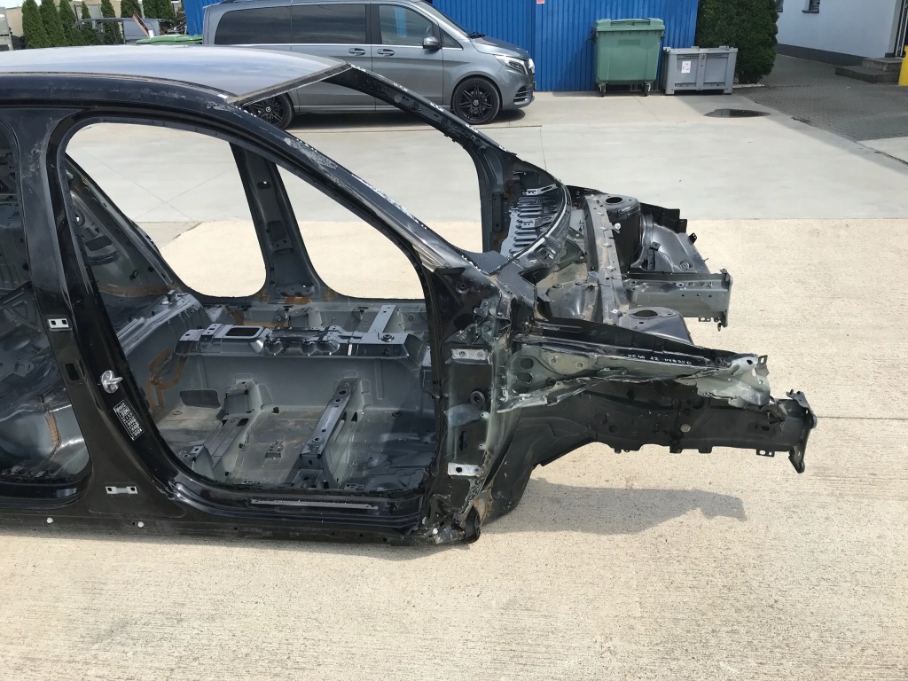 фото №1, Volvo xc40 2022 чверть лонжерон правий перед наконечник лонжерон