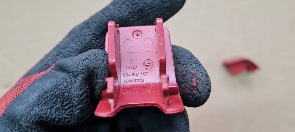 фото №6, Sq5 80a q5 заглушка сиденье задняя isofix czerwona 80a887187