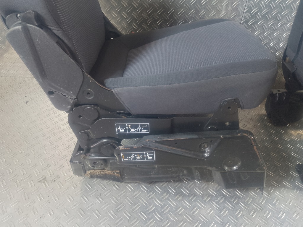 фото №13, Peugeot bipper 08- сиденье водителя пассажира комплект 2 штуки