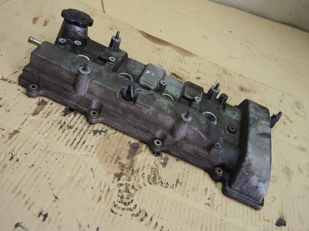 фото №6, Крышка клапанов mazda premacy 2.0b 131km 00-05 fs