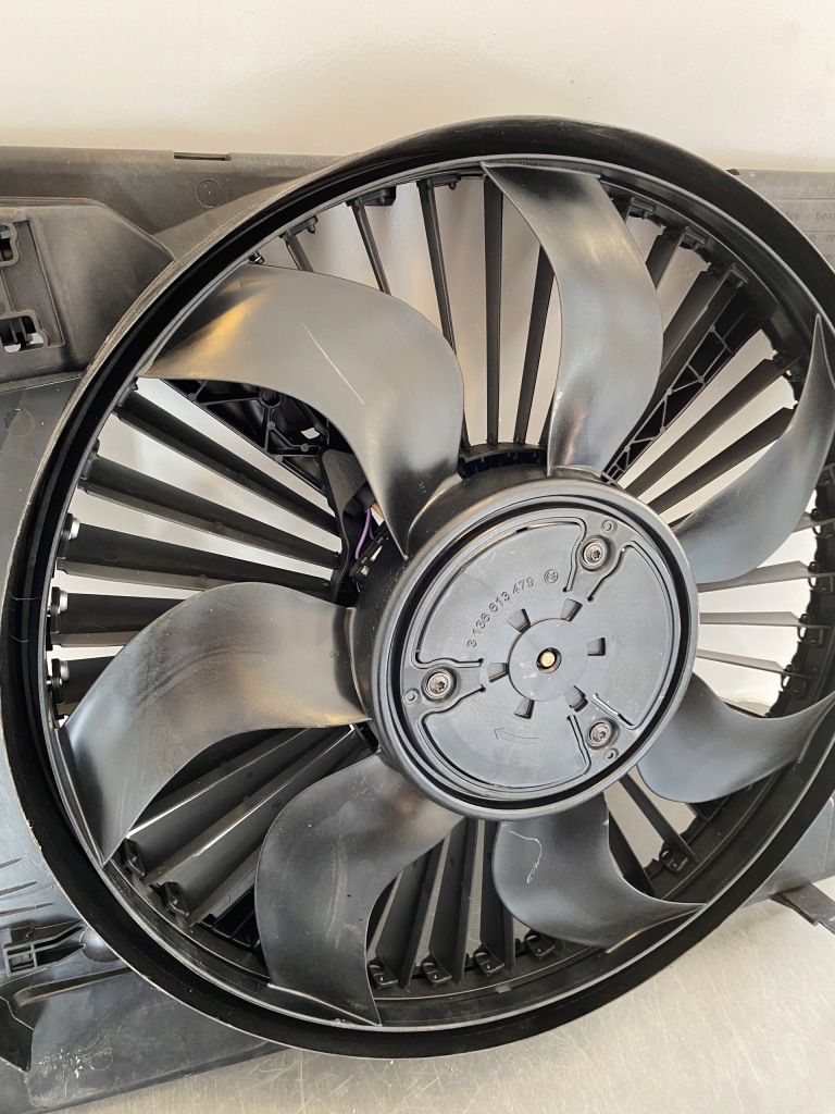 Вентилятор радиатора mercedes glc a0995052100 Оригинал