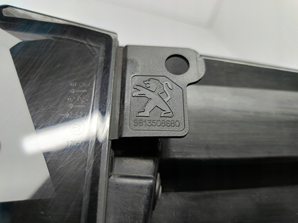 Peugeot 508 2 18- фара левое  задняя левая задняя адаптивный led европа  9813508680 Оригинал