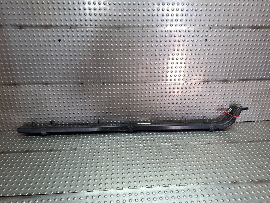 Купити Напрямна двері розсувних правий 93867635 renault trafic 3 vivaro b 2014-