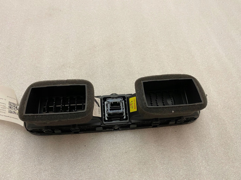 фото №6, Hyundai kona i форсунки / решётки среднего обдув панели приборной панели