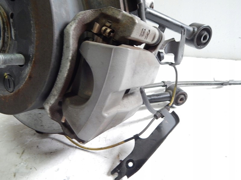 фото №2, Ступиця права lexus is 300 2.5 13-18