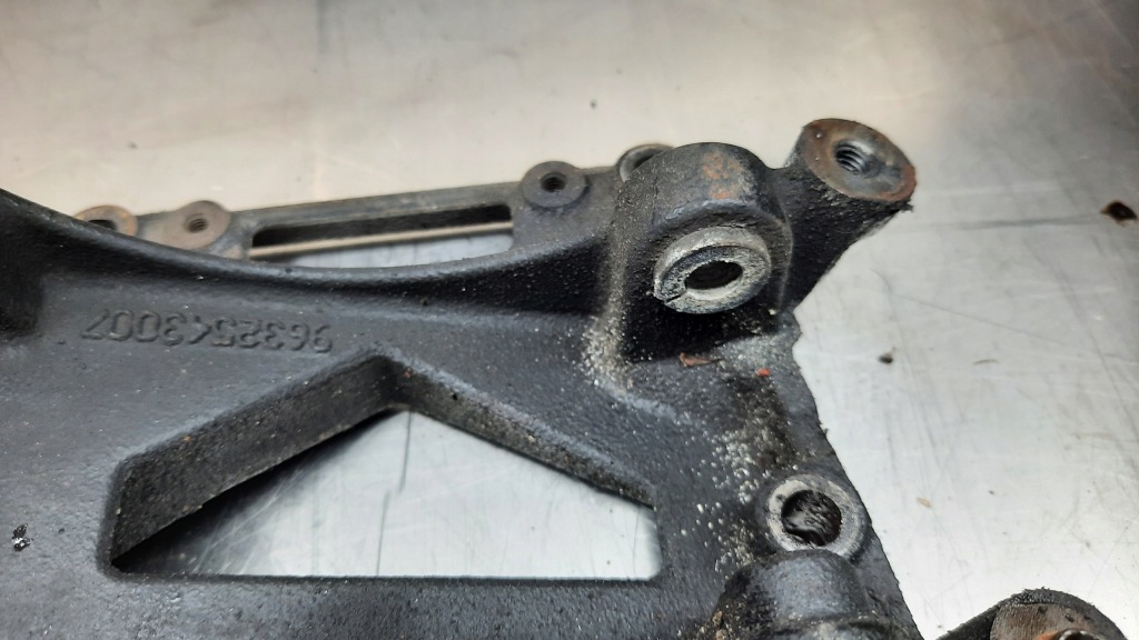 Кронштейн генератора 9632543007 peugeot 806 2.2b Оригинал