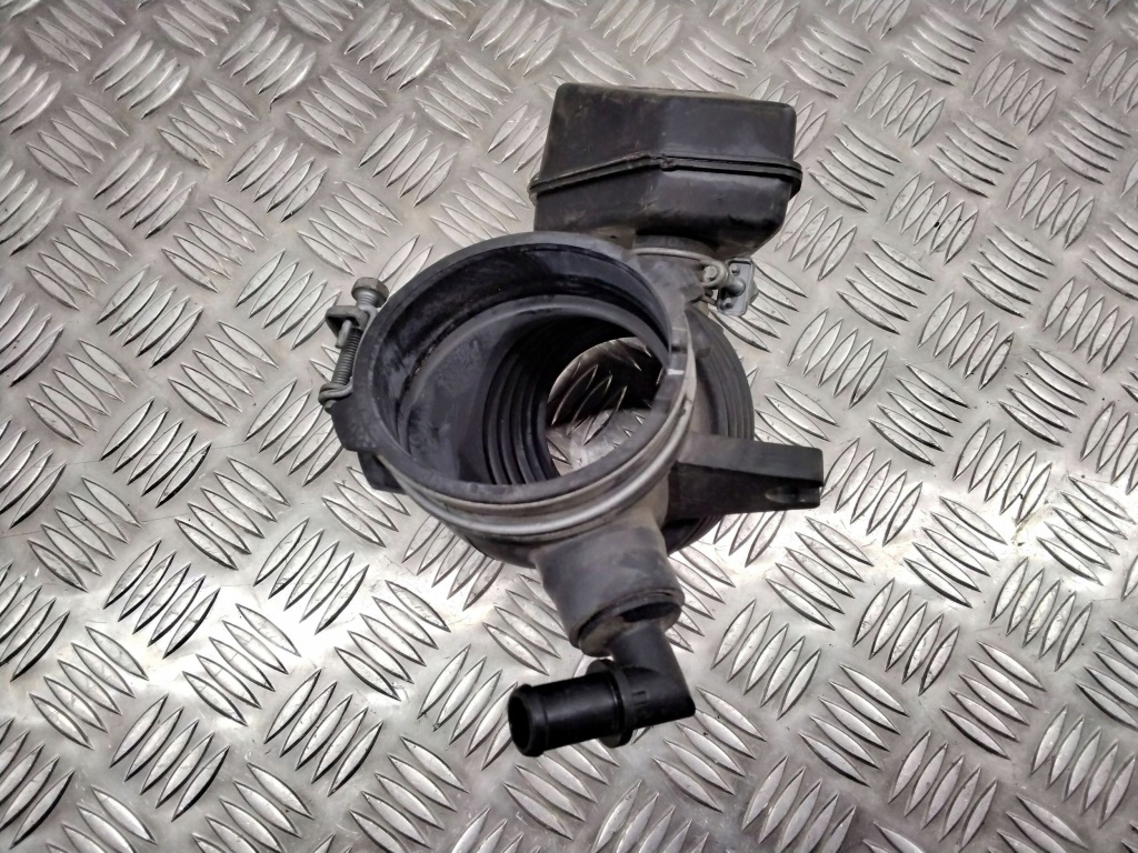 Lexus rx 450h 2019 часть трубы впуска воздуха Недорого