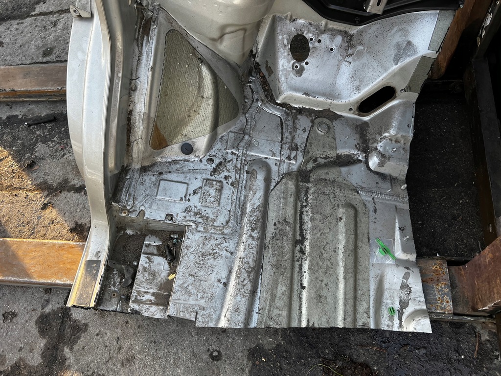 фото №8, Четверть лонжерон подкрылок левый перед передняя vw transporter t5 ld1w