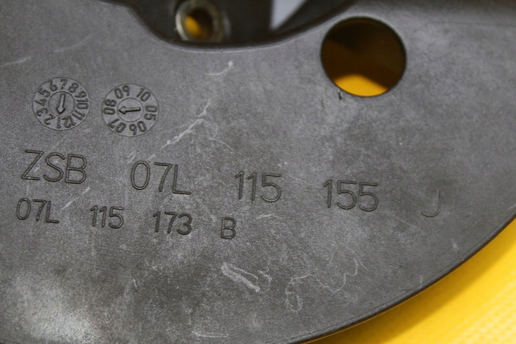 фото №7, Корпус труба заборник масла s6 c6 5.2 fsi 07l115155