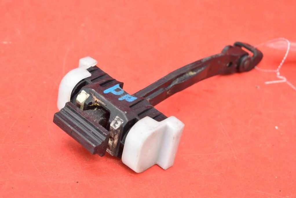 Обмежувач двері правий перед 13229021 opel insignia a 08-14 в Україні