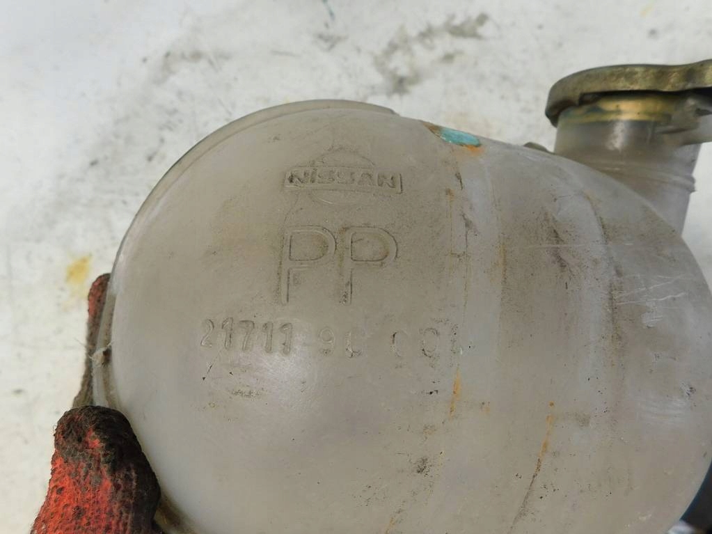 фото №7, Nissan serena 2.3d 1995r бачок расширительный