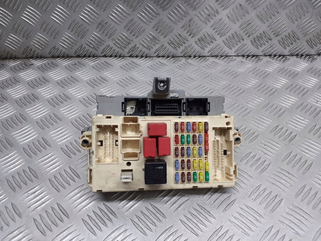 фото №3, Коробка предохранителей alfa romeo 159 1.9 jtd