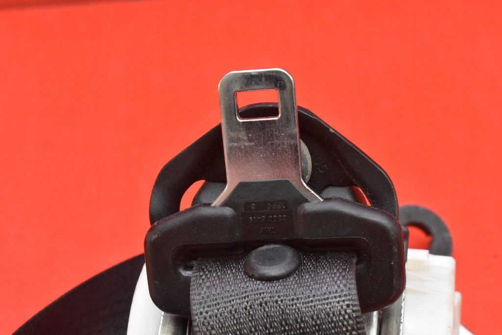 Ремень безопасности правый задний  13307289 opel meriva b 10-14 с Разборки