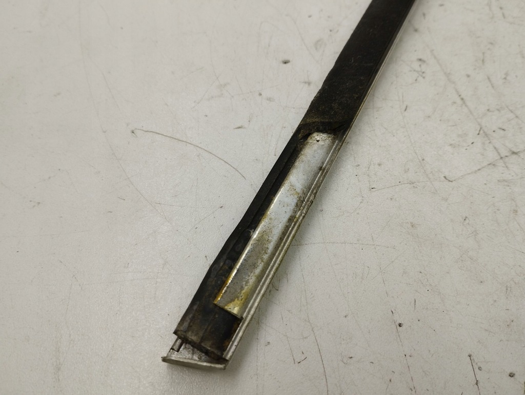 фото №7, Bmw 3 e46 2000 молдинг скло задній