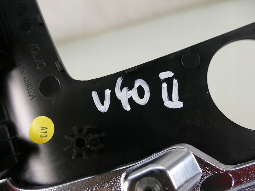 фото №10, Volvo v40 ii рамка радио передач панель защита dekor 31306639