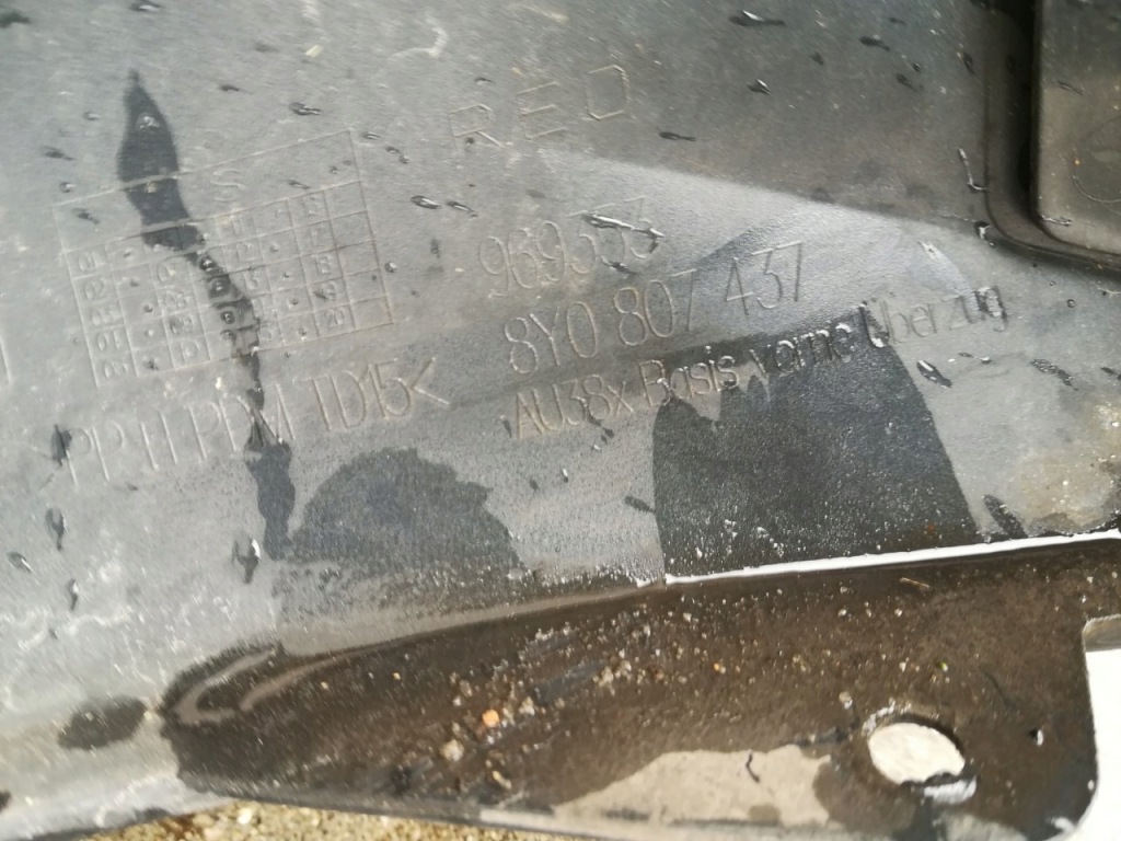 Audi a3 8y0 20- бампер перед передний оригинал Недорого