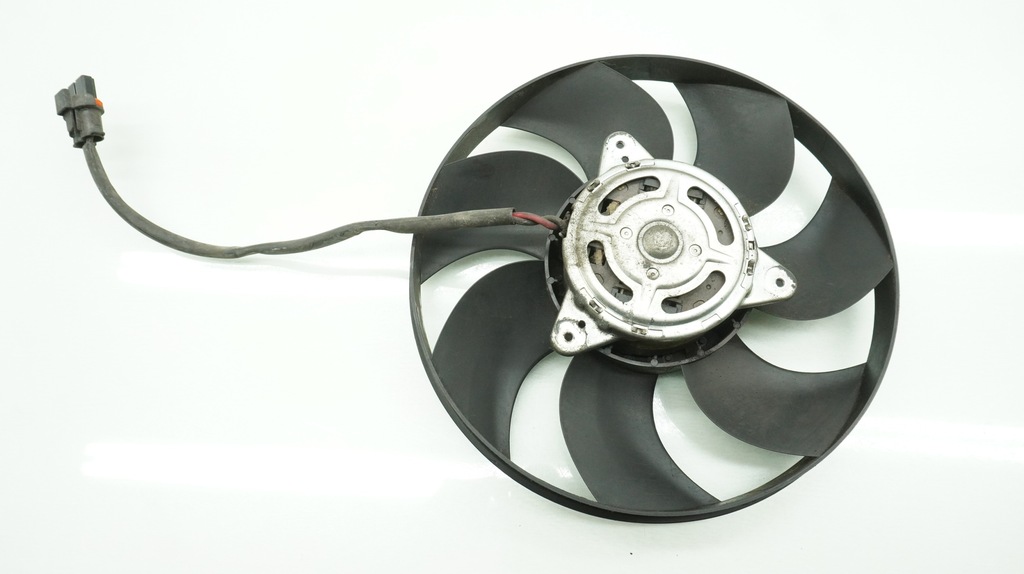 фото №7, Volvo xc70 iii 2.4 d5 вентилятор радиатора v70 iii s80 ii вентилятор