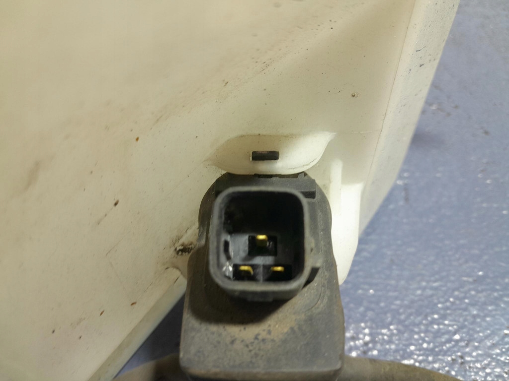 фото №6, Hyundai i20 i бачок помпа распылителя 98610-1j000