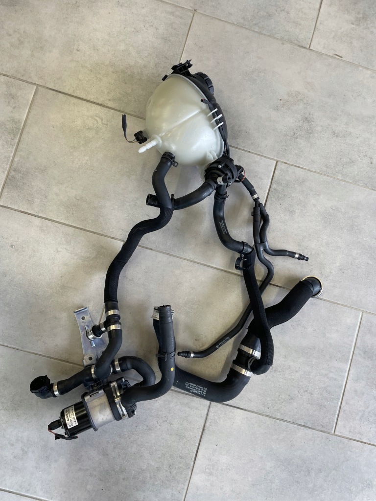 Купить Бачок помпа пабтрубок  шланг воды mercedes w207 4,7 v8 biturbo