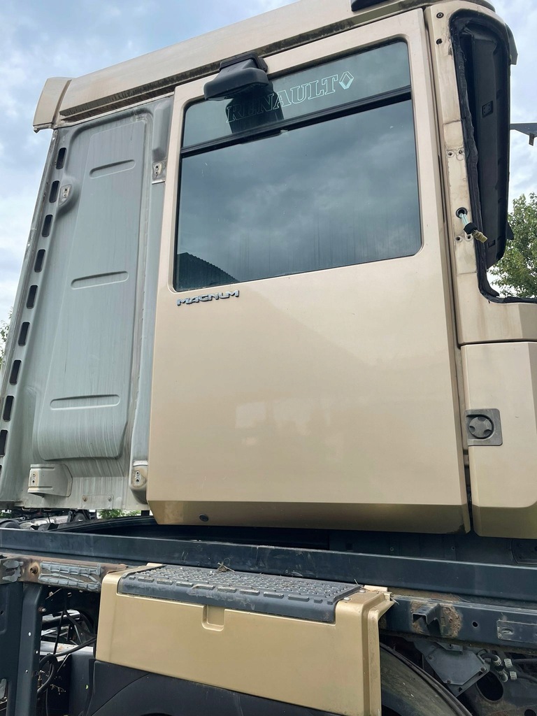 фото №1, Renault magnum дверь правое полный